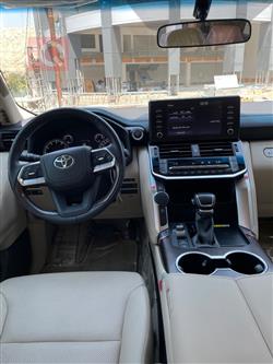 تۆیۆتا لاند کروزەر